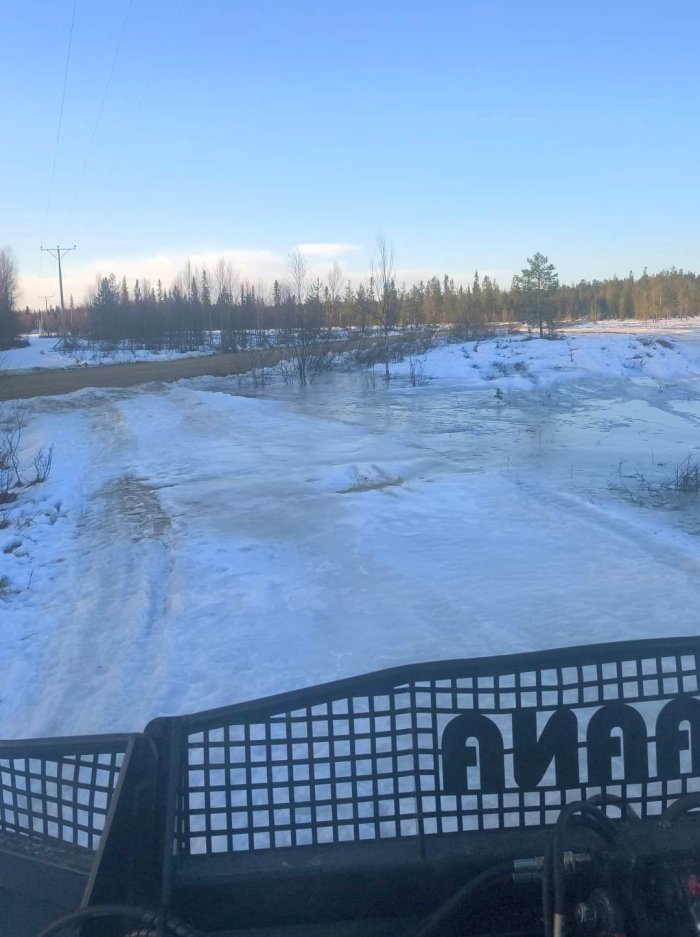 Kuvassa hiihtolatu joka suljettu keliolosuhteiden vuoksi
