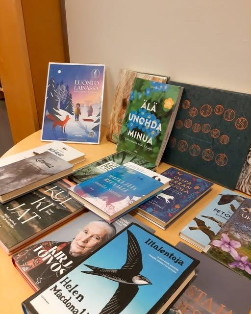 Tällä viikolla kirjastoissa vietetään Luonto lainassa -viikkoa! 💚 Luonto lainassa -viikko muistuttaa lähiluonnon tärke...