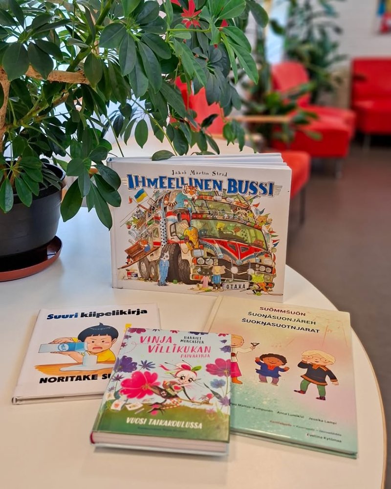 Henkilökunta suosittelee – poimintoja lastenkokoelman uutuuksista! 🌻 Vinja Villikukan päiväkirja; Vuosi taikakoulussa,...