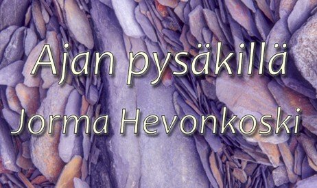 Jorma Hevonkosken minimalistisiaja abstarkteja valokuvia on esillä Ivalon kirjastossa 8.11.2026 saakka. Näyttelyyn voi t...