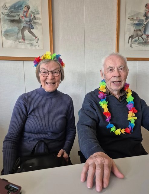 Hyvää vappua kaikille! 🧡Pyeri válbur puohháid! 💛 Š...