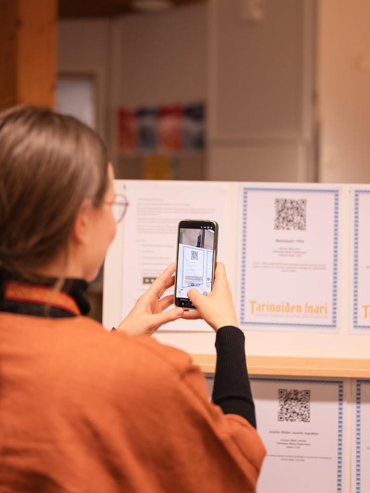 Tarinoiden Inari -ääninäyttely on esillä Ivalon pä...