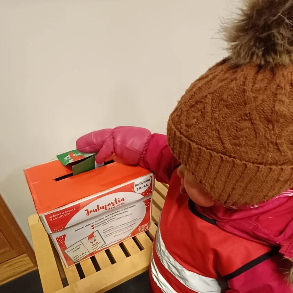 Ivalon päiväkodin pikku Karpalot osallistuivat jou...