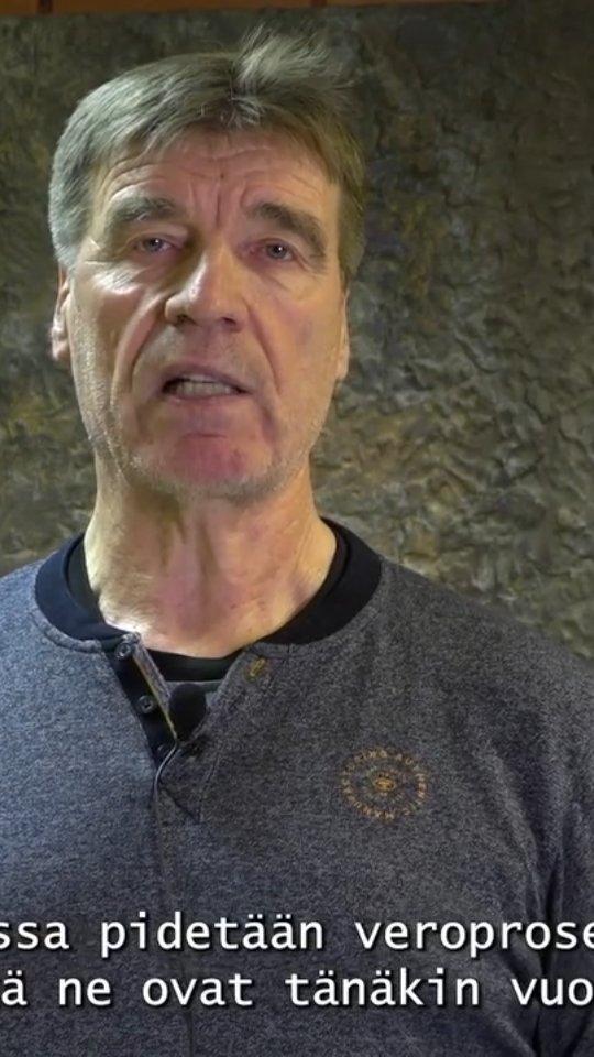 Inarin kunnan valtuuston puheenjohtaja Jari Huotar...