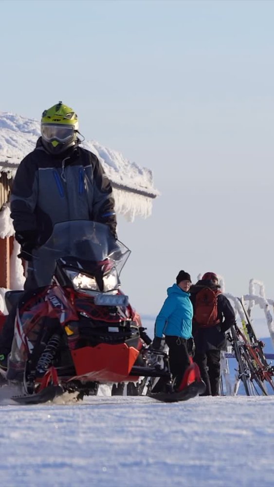 Riding into spring ☀️ #laplandnorth #arcticadventu...