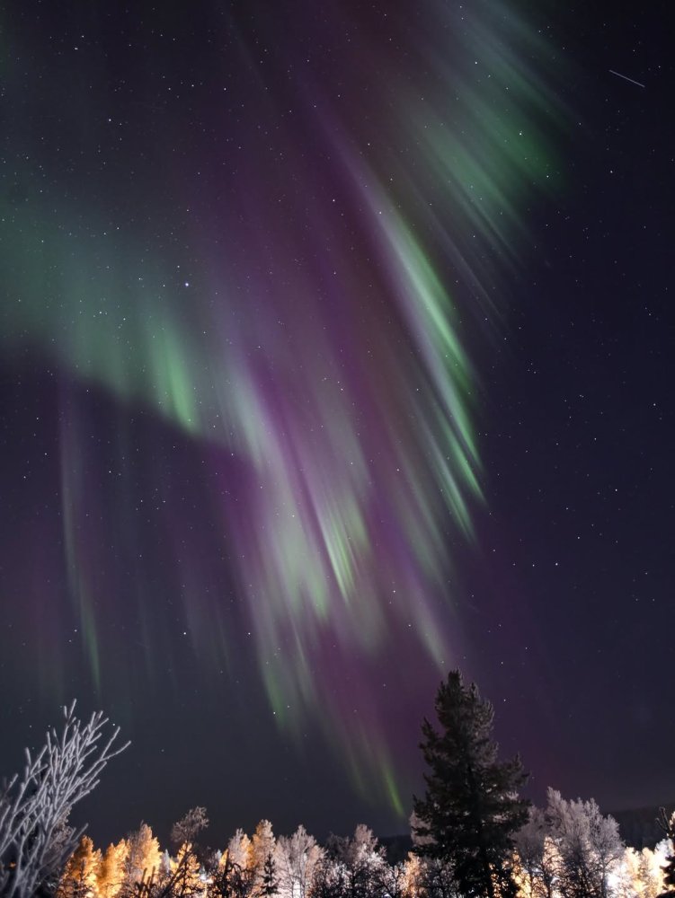 Last weekend, the northern lights danced across th...